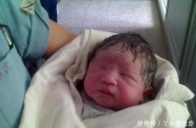 新手妈妈|刚刚出生的小宝宝是这个模样 新手妈妈们知道吗