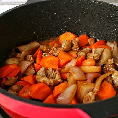 胡萝卜|不油不腻的羊肉焖饭