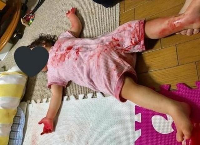 玩具垫|宝妈留3岁女儿在家,自己出门取快递,回家后的景象让她表情凝固