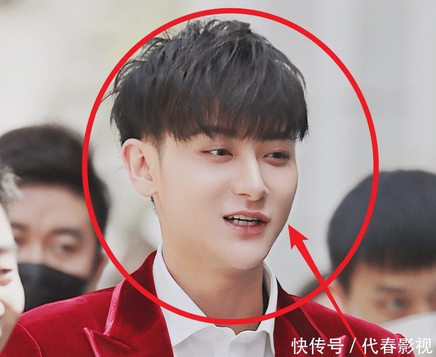 综艺|《萌探》海报正式官宣，那英cos“司藤”好惊艳，杨紫的表情却亮了