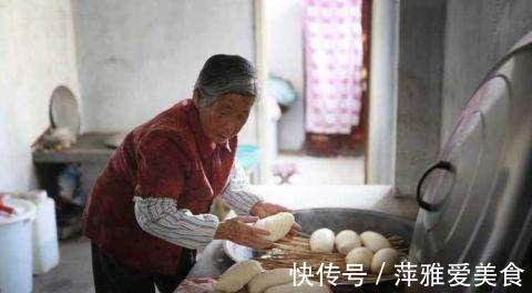 老两口|近90岁老夫妻，可蒸馒头，能喝酒，长寿秘诀：从不碰一件事