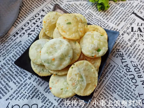 发面|面粉新吃法,无需发面,开水一烫就搞定,个个鼓大泡,比油条还香