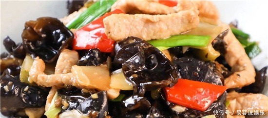 分钟|泡木耳一加水就错,教你1个诀窍,5分钟泡发木耳又大又软