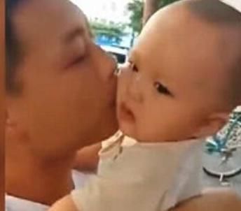 爸爸|爸爸不经同意偷亲宝宝，谁知宝宝生气了，接下来的举动妈妈乐哭了