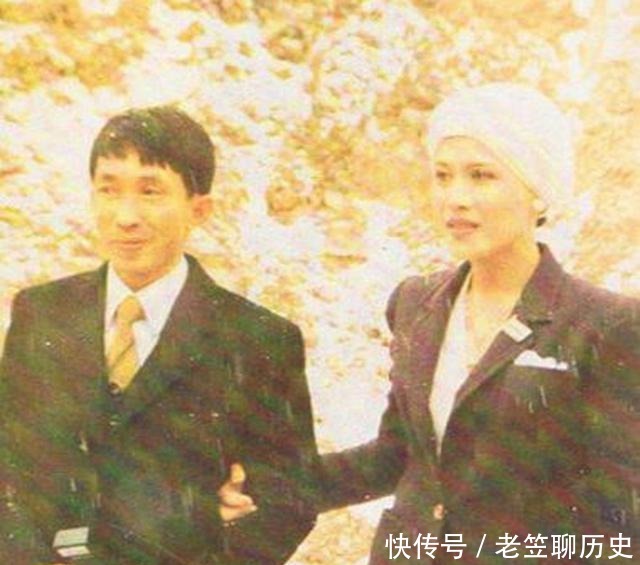 王后|诗丽吉王后挽着保镖的胳膊,还参加保镖的葬礼,引起了不良传言