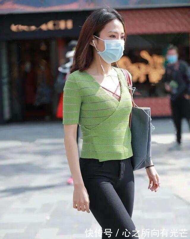 打底裤|打底裤凸显小蛮腰身材，适合自己最重要，彰显清爽又个性魅力