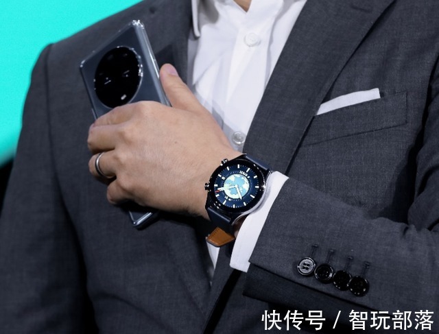 荣耀|899欧元起售!荣耀Magic 4系列海外发布