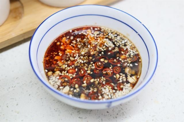 春天吃不够的鸡腿做法，爽滑不油腻，没骨头全是肉，好吃到家了