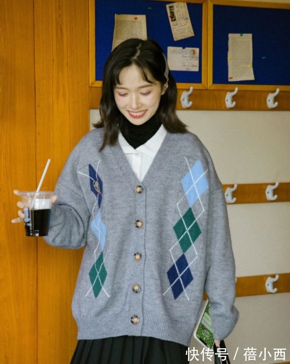 时髦|30岁、40岁的女人穿针织衫搭配法则,要精致也要减龄,快来学穿搭