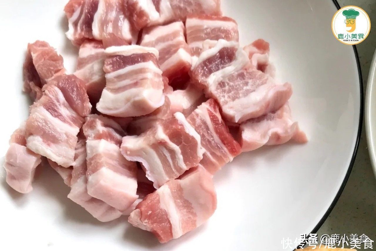 红烧肉|红烧肉柴硬难嚼，只因为五花肉焯水了！教你3个诀窍，酥嫩不肥腻
