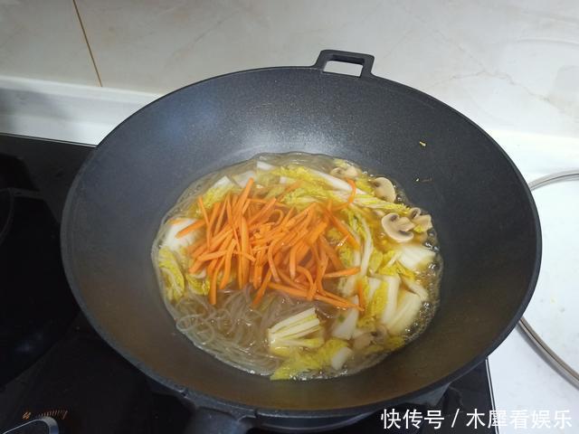 晚餐|老两口的极简晚餐,味道鲜美吃不胖,网友南方人净吃草