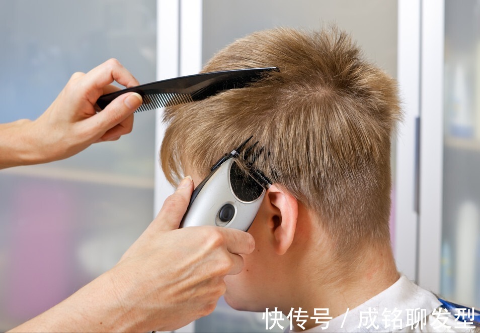 剪短|理发师真的不理解少剪一点是什么意思吗?看这三点,就知道缘由了
