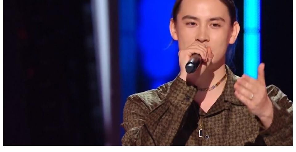 导师|依加获得8转被好声音导师疯抢，小伙子帅气有才华，女友也漂亮？