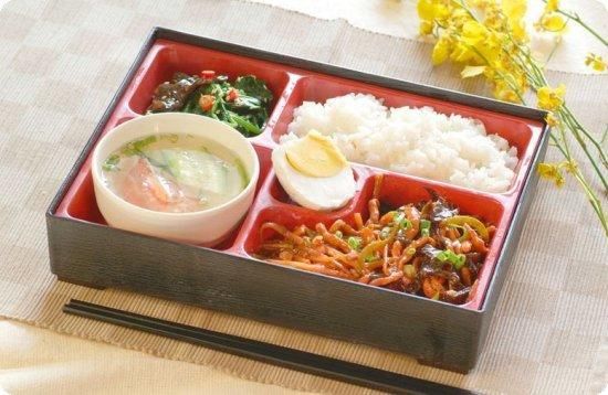 上班族午餐，湊合不得