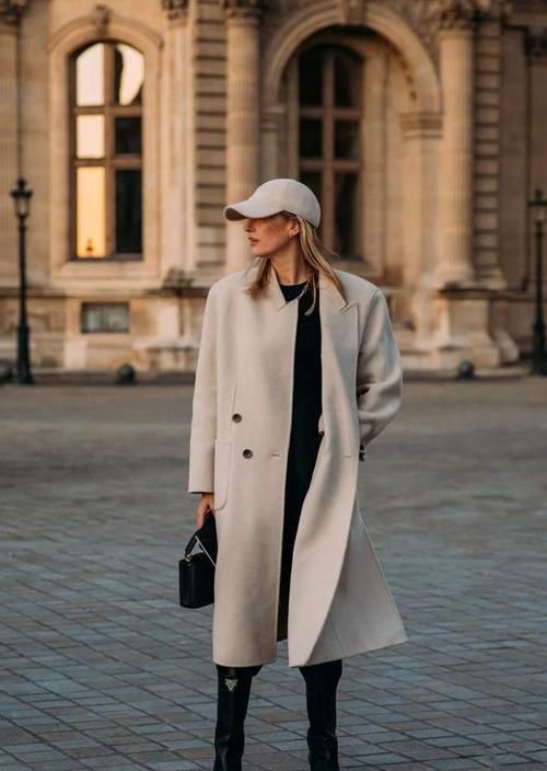 ?想要把“大衣”穿的时尚又高级？还得靠“靴子”，时髦显气场