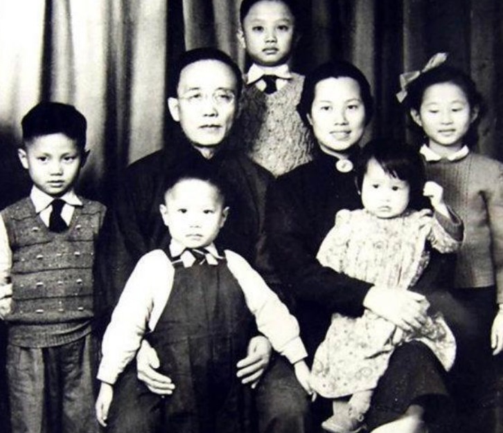 妻子|被郭沫若抛弃的日本妻子:独自将5个孩子拉扯大,死后将财产捐给中国