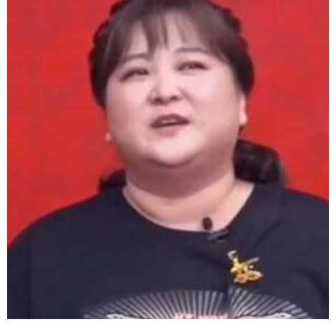 元氣滿滿|39歲賈玲胖出天際，脖子三層肉，長裙遮不住粗腿，擔心她的健康