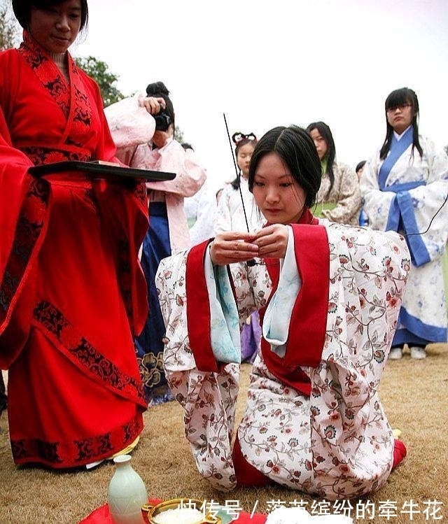 王弗&苏轼最凄美的一首词,全词无一个“悲”字,却悲得荡气回肠