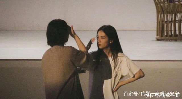 周也|“二公主”第一波热搜来袭，和周也炒姐妹情深，粉丝却争议四起?