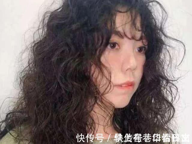 小姐姐 女孩子3种发型留久了，“发际线”易上移，尤其第2种，可别忽视了