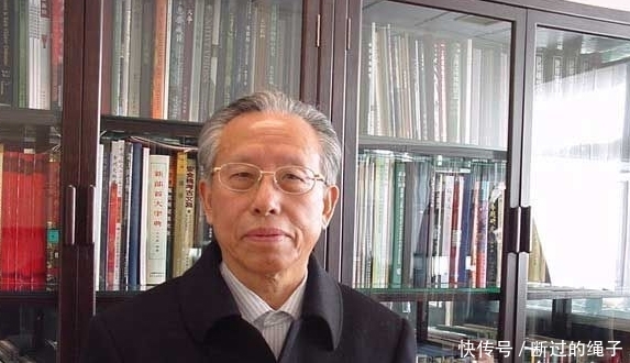 考古专家,花150万买下一把宝剑,被人认为赝品,如今值10亿