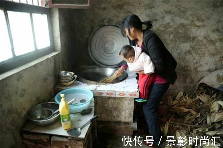 宝妈|喂完孩子后饭菜一点不剩,95后宝妈怒掀桌,丈夫做法让人心寒