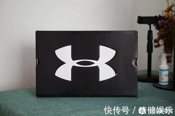 跑鞋 始于颜值,忠于品质:穿安德玛CLONE跑步七次后的心得