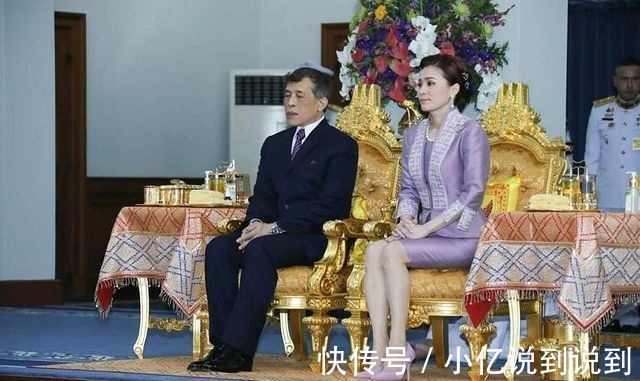 漫画|苏提达晒最新漫画好得意!蓝裙造型确实美,诗妮娜好久没有亮相了