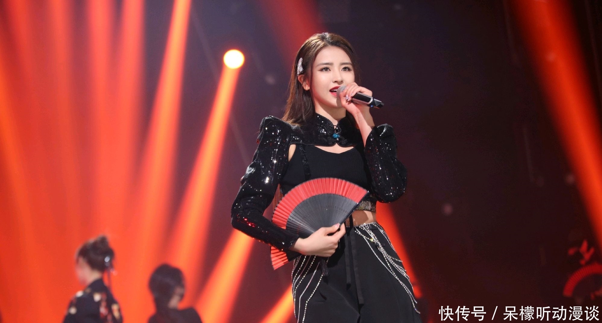 路透图|金子涵录制节目最新照片,胖得认不出