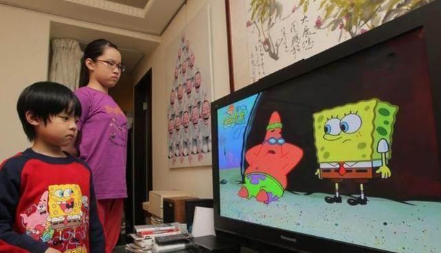 孩子“看电视”和“不看电视”,上小学智商差距明显!家长要重视