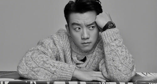 邓伦招聘员工福利多,包吃包住包奶茶,一看工资劝退众人