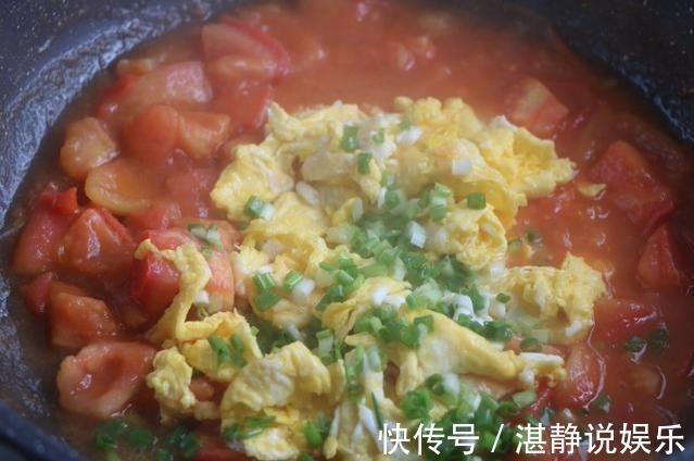 做法|西红柿别再拿来炒鸡蛋了,换个做法,老人孩子都爱吃,鲜嫩多汁