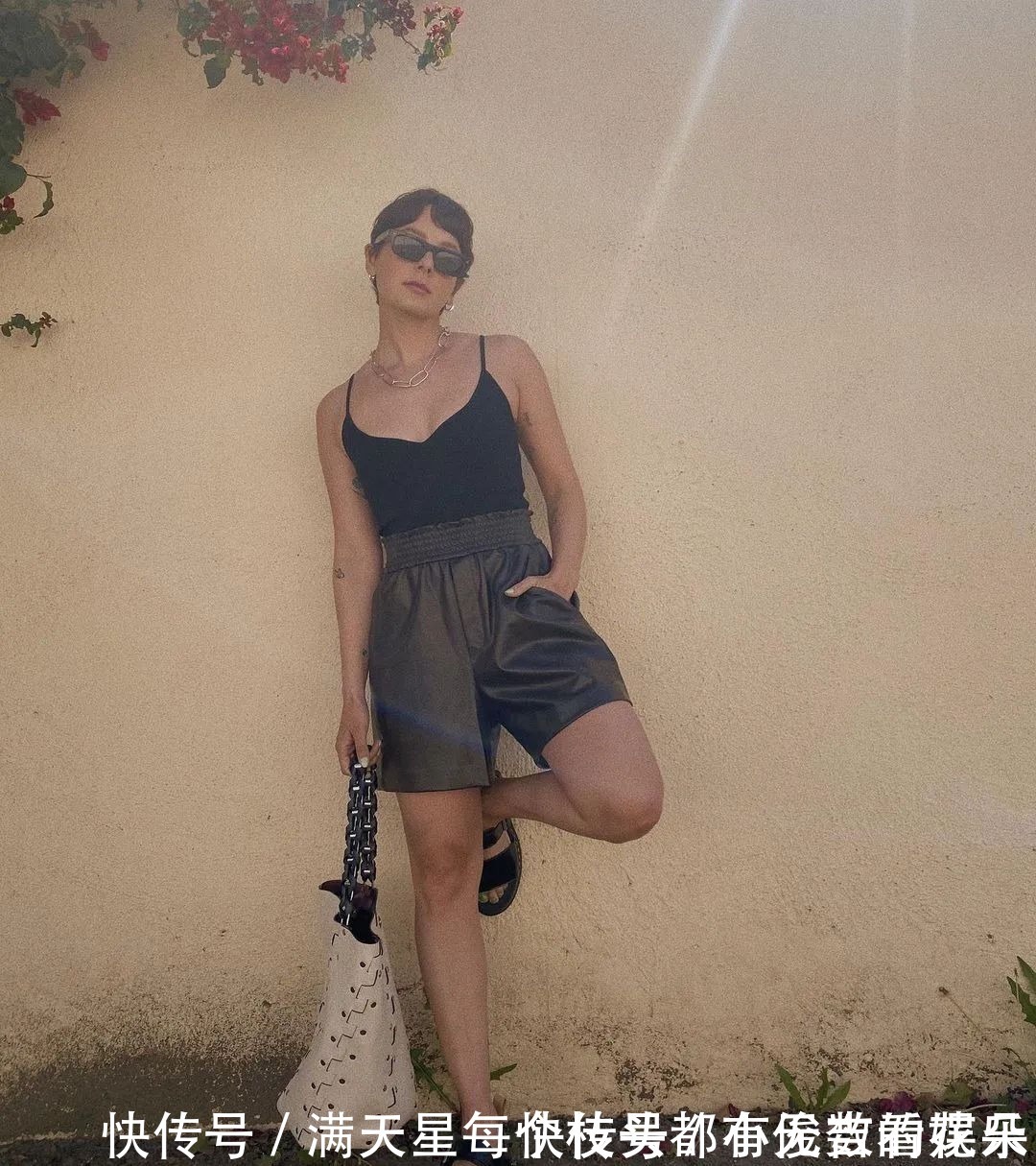 姐妹 你是时髦精吗？今年夏天超火的4双凉鞋，你有几双