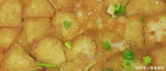 鸡蛋|1块豆腐,2个鸡蛋,不用水不用面,没想这么做如此好吃,太香了