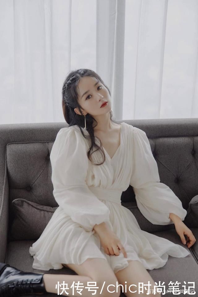 粉味|初恋是什么味道?清冽的香樟树，透着洗衣粉味的校服，还有小白裙