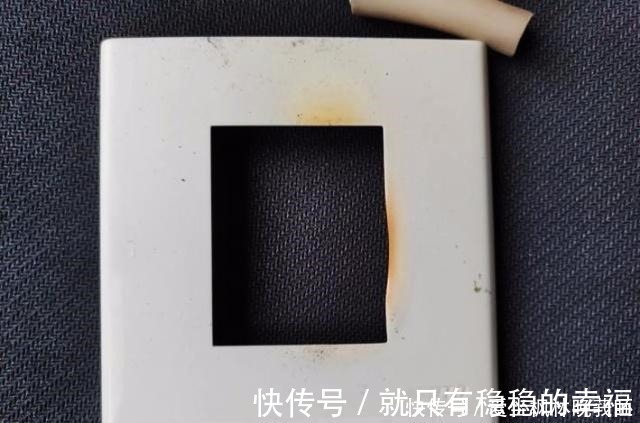 插座|刚入住插座就烧成碳了,只因装修时多说一句话,业主恨死电工了!