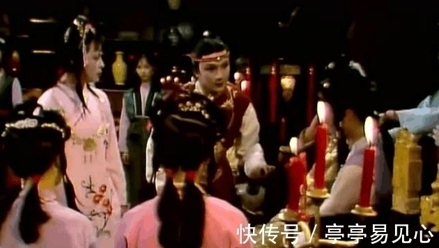 贾宝玉!凤姐这句话暗示林黛玉最终当了王妃, 林妹妹嫁给了贾宝玉还是北静王