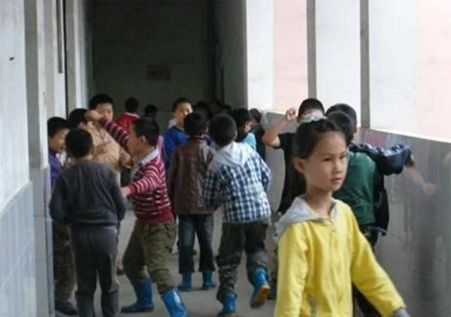 妈妈|家有男孩的要注意,有4个错误做法,只会让孩子一直“长不大”