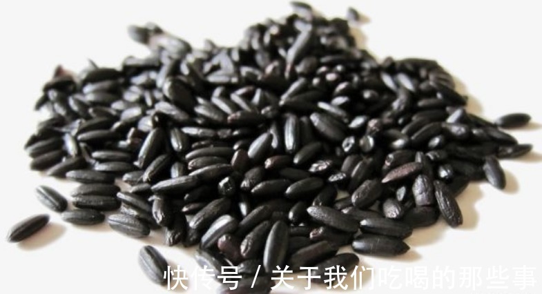 黑木耳|如果条件允许,女人多吃5样食物,富含花青素,抗衰老越吃越年轻