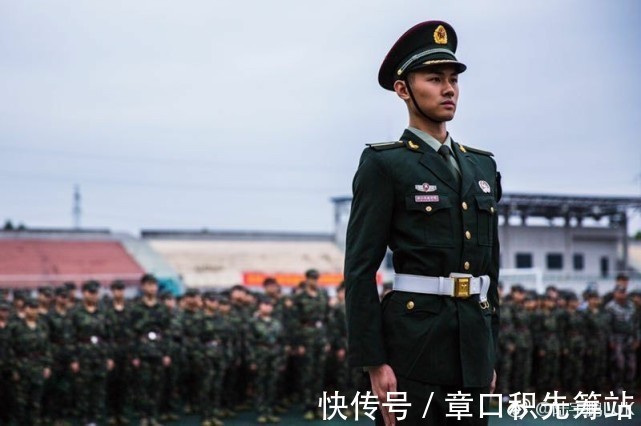 你好，火焰藍|因《聲入人心》成名，第一部戲和龔俊合作，他還參演了楊紫新劇