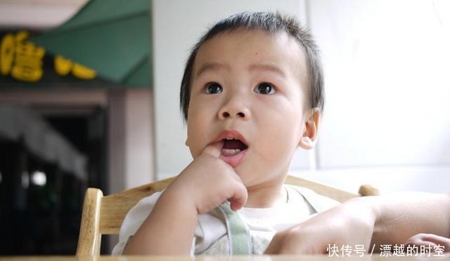 孩子|从小爱“咬指甲”的孩子，医生坦言长大后，多半逃不过两种结局