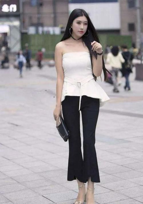 打底裤 牛仔打底裤搭配时尚上衣,比较显瘦穿搭,优雅又不失干练