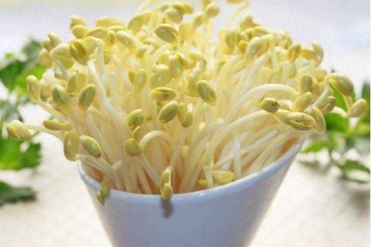 60岁阿姨患癌1年,复查时结果很理想,医生只因常吃3种蔬菜