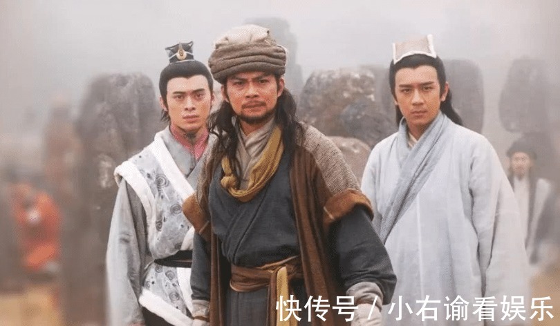 同时代|金庸提到慕容龙城当世无敌?金庸可能忘了,同时代有3人能压制他