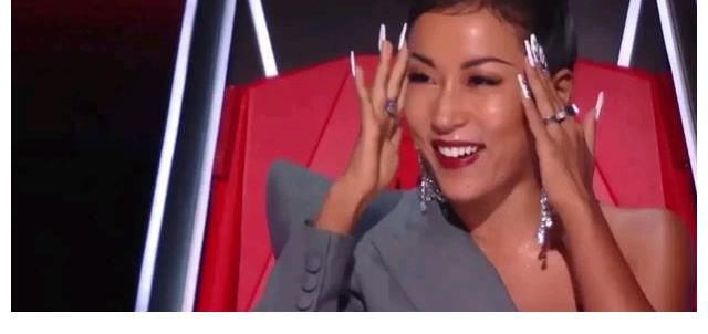 吳莫愁|同樣是助教，黃霄云、吳莫愁幾乎沒(méi)鏡頭，吉克雋逸成全場(chǎng)焦點(diǎn)