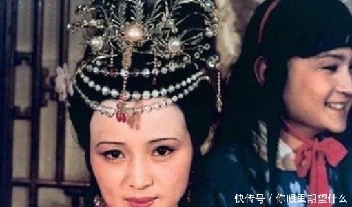 大闹|最爱秦可卿的人是他,葬礼上贾珍丢脸大出风头,他却沉默不语