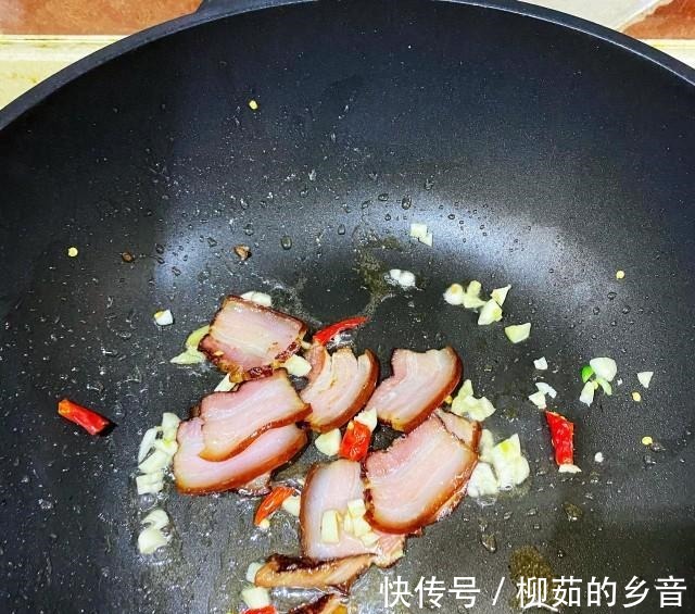 腊肉炒菜苔！