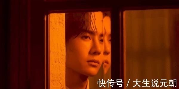 王一博的掛件缺失，卻引來粉絲狂歡，原來背后深意這么有愛