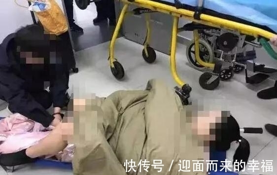 医院|洗澡时滑倒!7月大胎儿从双腿间滑出,20岁女愣住:这是我生的?