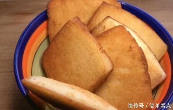 外酥|炸馍片,只蘸蛋液就错了!还要蘸点它,外酥里软,鲜香入味不油腻